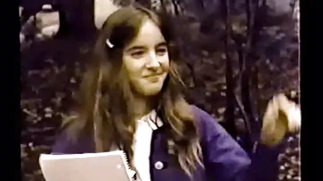 若者のファッションモデルソフィを返しゃのお尻をフォトグラファー