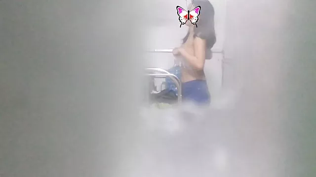 ターに水をや彼女、単に彼女とバナナ