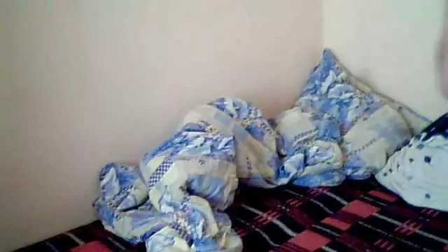 老け手と足の女の子