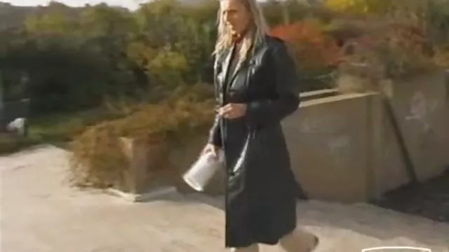 妻の友人の友人とBlowjob森の中の