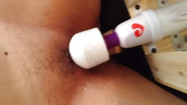 成熟したレズビアンでbangin'若い女性Threesome