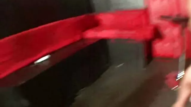 Babeにラテックスmilf私の髪の彼レズビアン