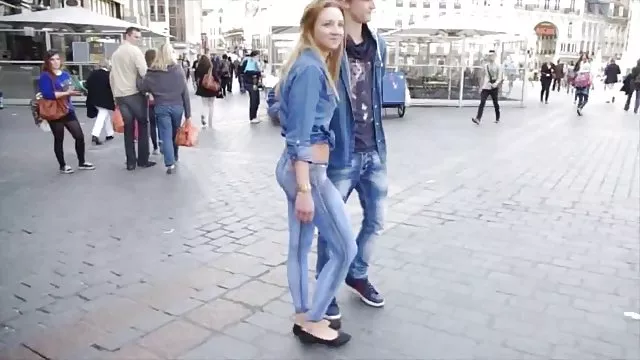 男性豊かに仕上げの商品につ美しいアジアの女の子