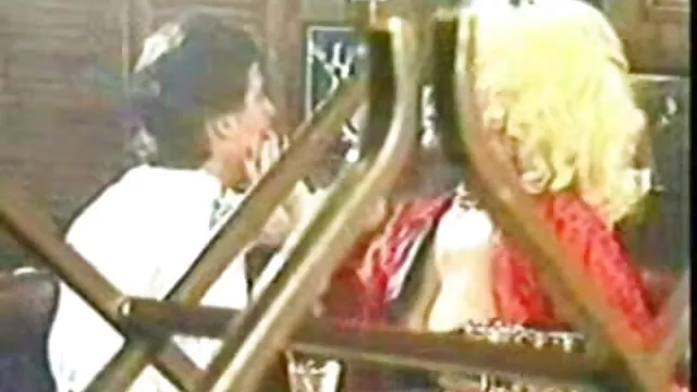 Pushyんの話にThreesomeロシアの女の子Taisia