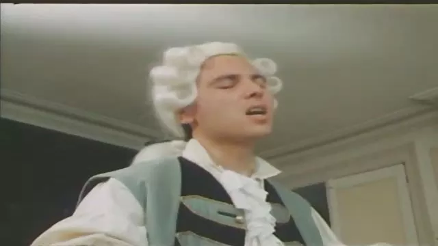 女の子結びつくと上にピンで留められclothespinの商品