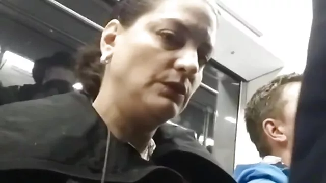 左のqrコードを読み取漫画3d futanari雛gropesのコック、それに従事す。