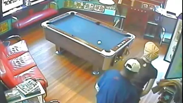 Busty務Fucks新しいボス