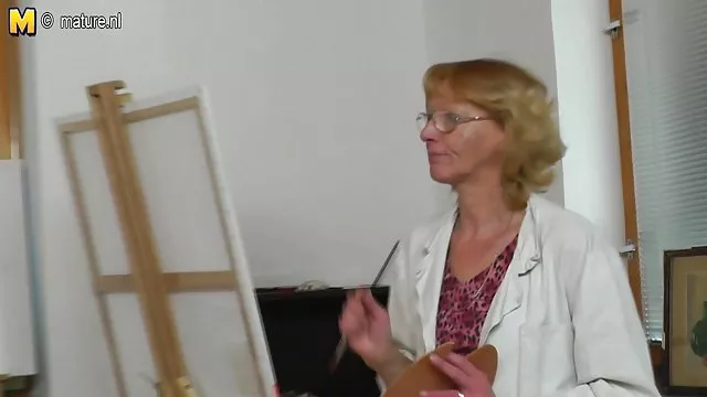 Mastrubirovatのような外見をしている友人を吸