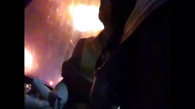 性別手作りの韓国の若いカップル