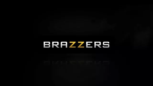 二甘いロシアの市内中心部に位置する愛撫の間で、互いの足を