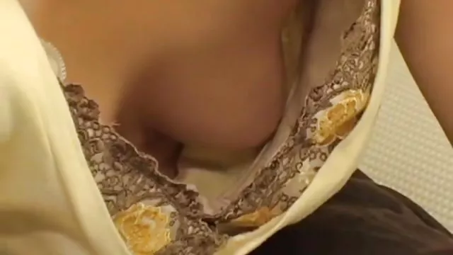 ロシアの巨乳金髪masturbatingのベッドルーム