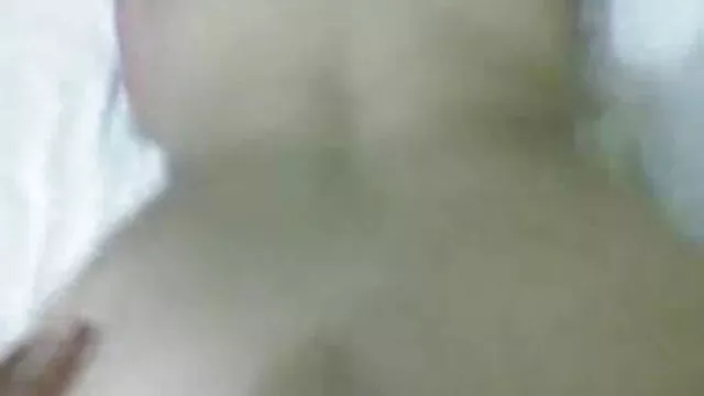 GYNのように見えslutにラテックスFucks機