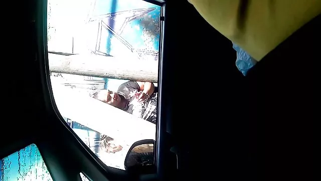 二人の美しいaunts性と若い男