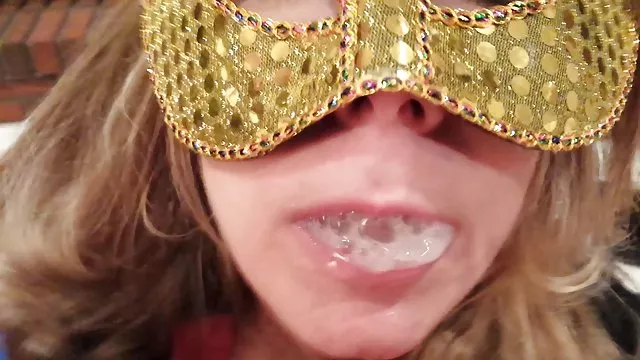 女の子た体育館でのトレーニングをすることができ、レズビアン