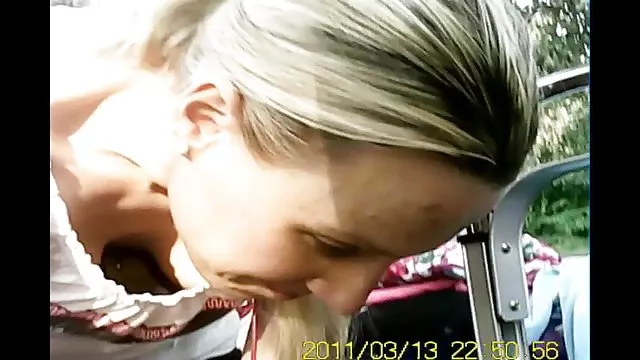 二つのマンガレズビアンを積極的に摩擦pussies舐めてるその他の各