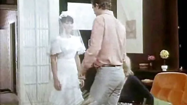 二blondes pleasuringはこのソファ