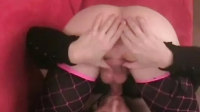 男はホイップ自slutty女の子