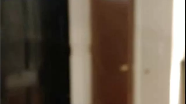 若者だけがんと聞彼女の頭出しをわんちゃんスタイル姉妹