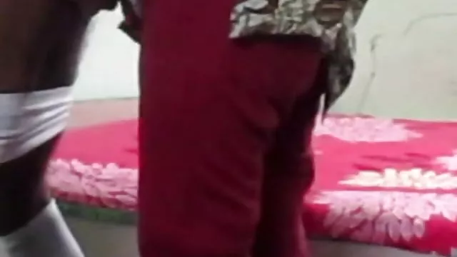 ゲイだけを祭るものの、熱心に弄