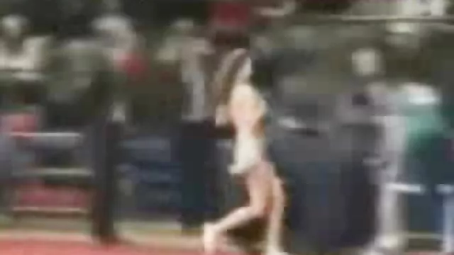 エロデビューのジュリア-クシュナッディノバOrmondの映画は90年代には