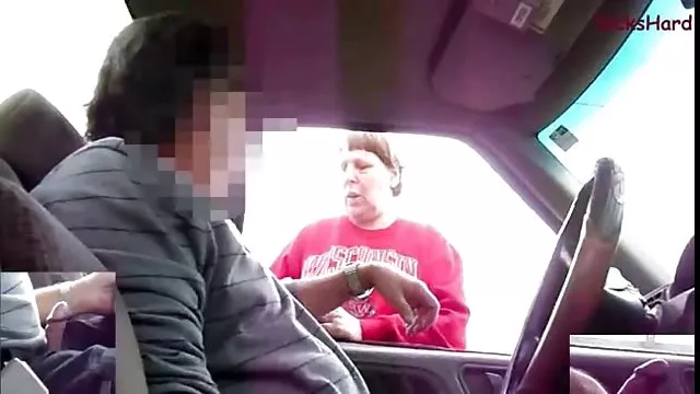 蒸し暑slutと彼女の爆乳ミルク