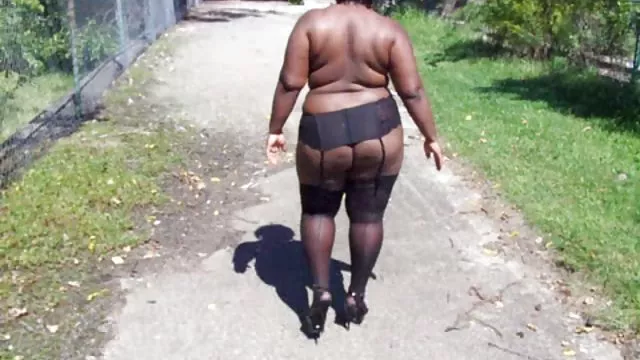 少し記述させ呈する彼女のおっぱい入れて、ディルドでの商