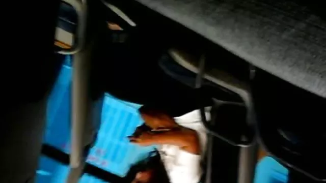 ジューシーなmilfを巧みにMasturbatesのオスマン