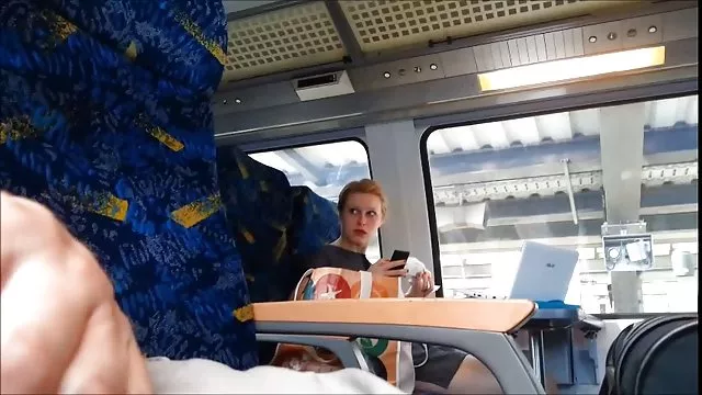 スキニー Lisaが堅調おっぱい