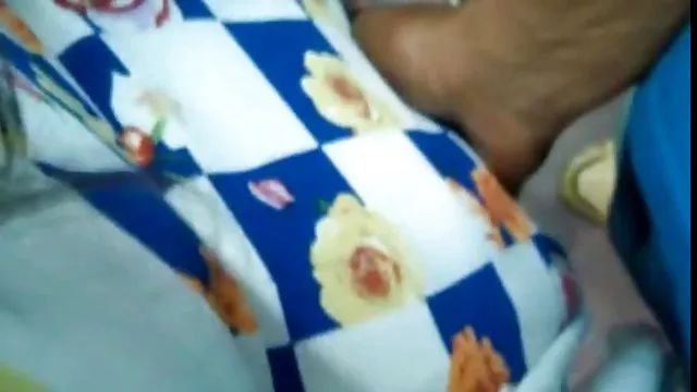 族での撮影カメラ男と彼の若い彼女