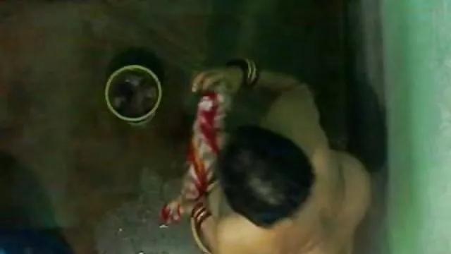 夢のような少女を抱きながら、眠りにつく裸の人好みのビーチ