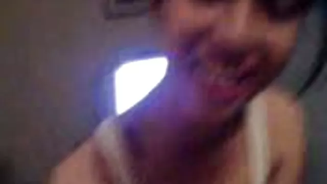 おっぱい秘書広がる彼女の足を前にボス