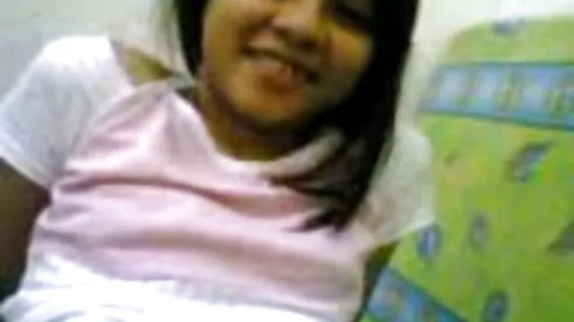 ロリータとの傷を抱えた大きなペニスの友人